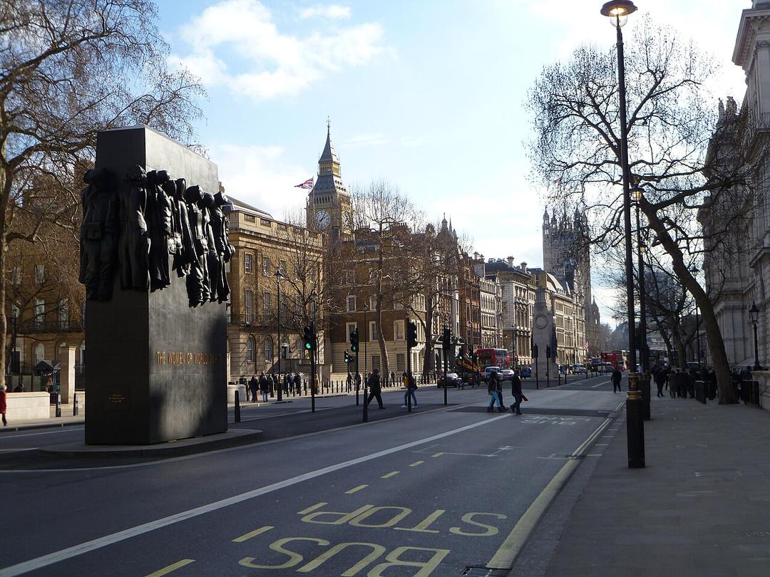 UK: Number of Civil Servants on £100K Nearly Doubles