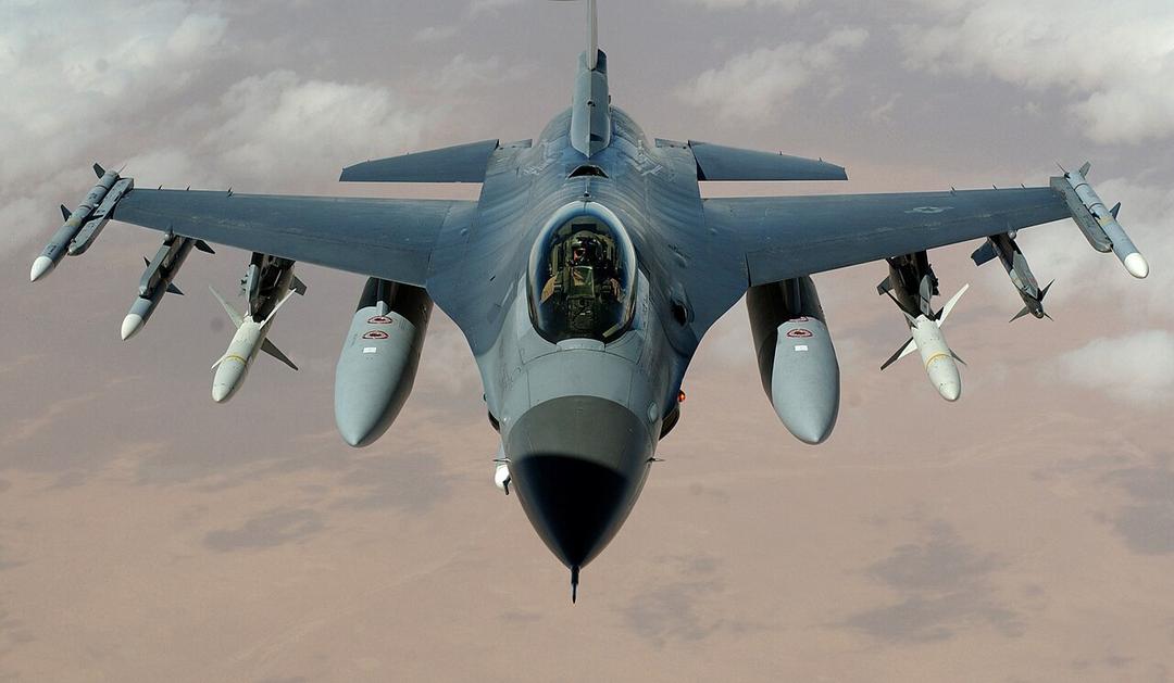 Ukraine F-16 Fighter Pilot Training to Begin in Romania