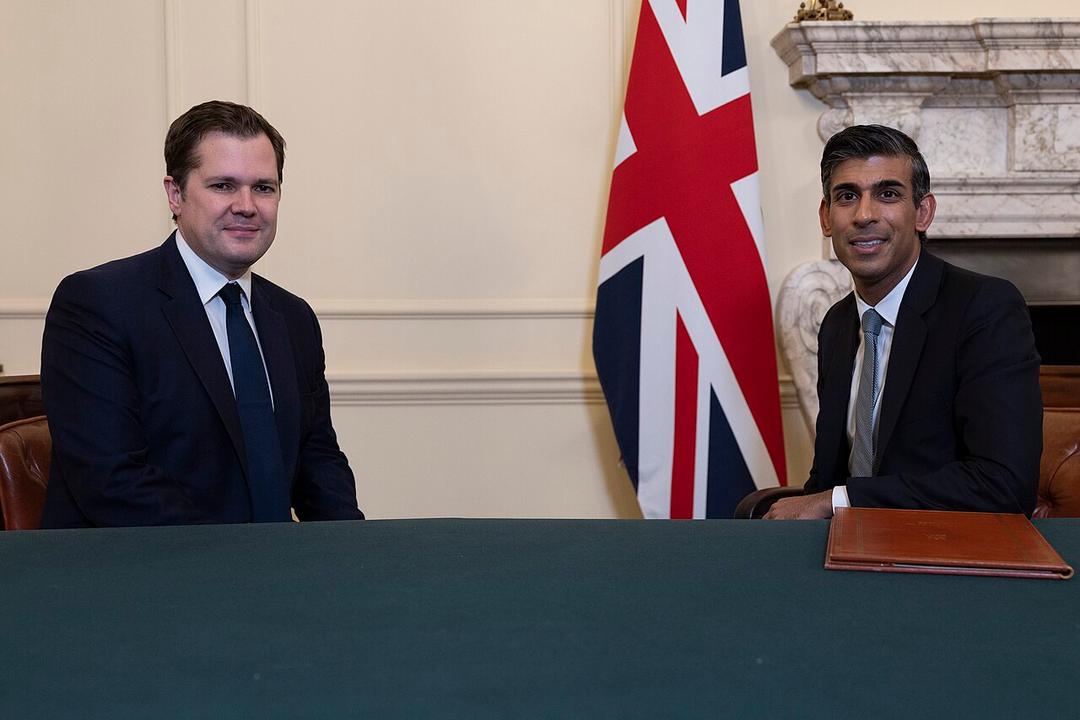 UK: Net Migration Hits Record 606K
