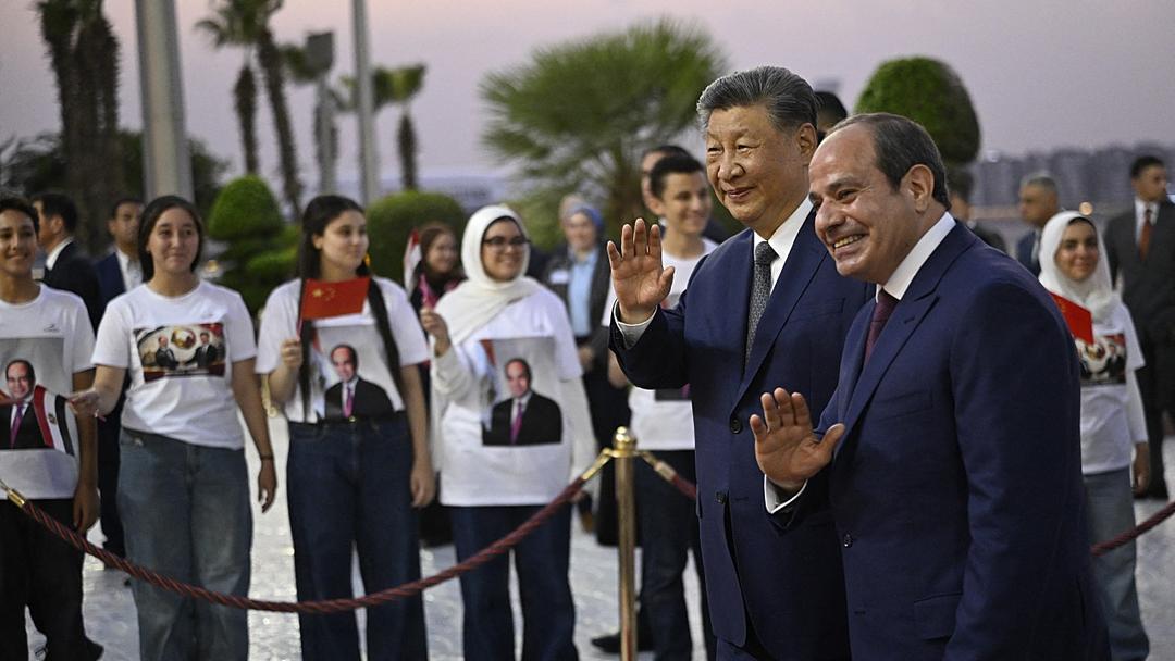 Xi Visits Egypt, Signs Over 25 Deals in Decade-First Trip