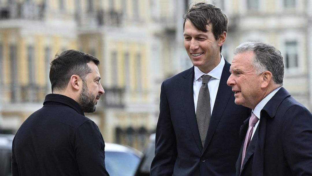 US Envoys Meet Zelenskyy in Kyiv After Putin Talks