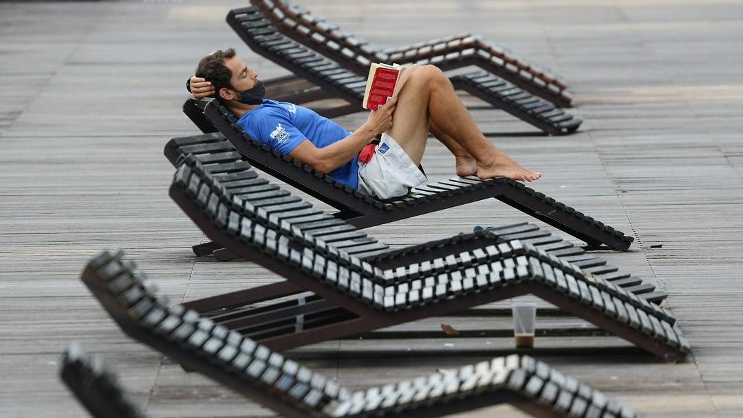 Singapore Pays Readers to Log 15 Minutes a Day