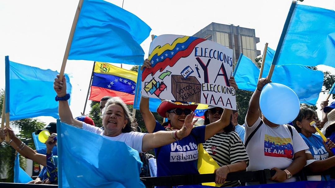 Venezuela Opposition Rallies for Machado's Return and Elections