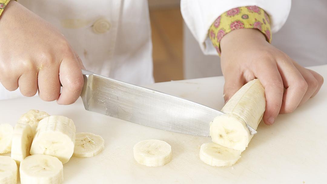 UK Clears Non-Browning Banana, Pending Safety Review