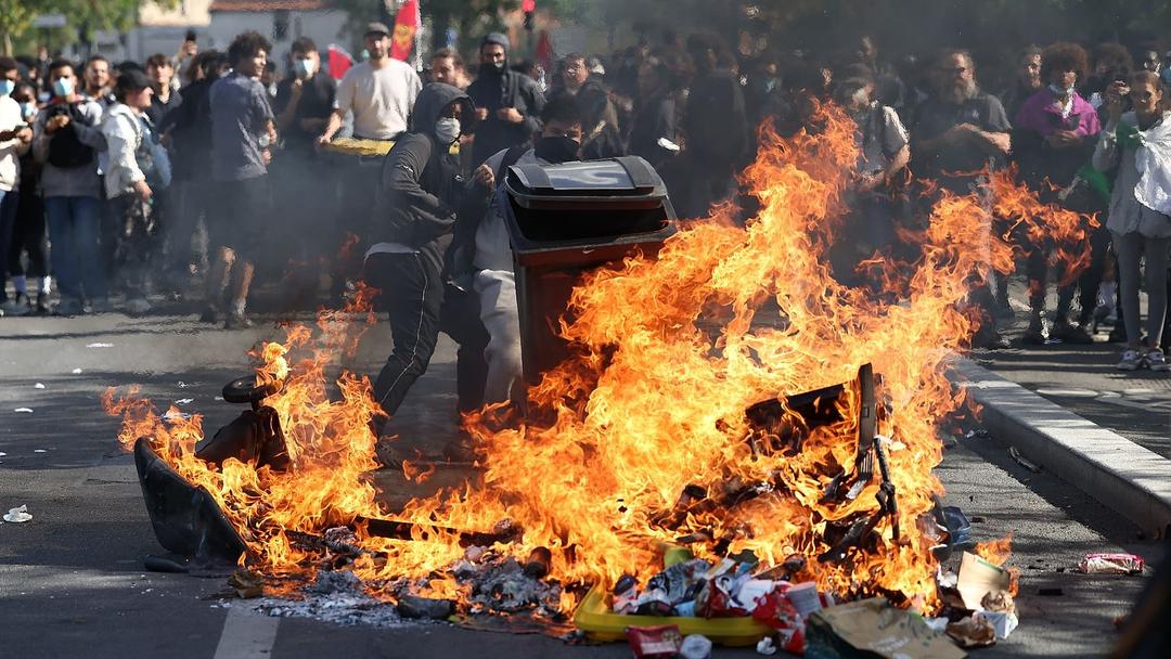 400 French Schools Shut as Student Protests Turn Violent