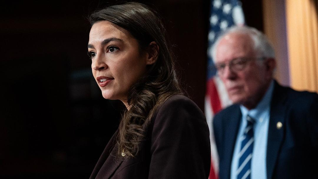 Sanders, AOC Unveil 'Ban Flock Act' on Plate Readers