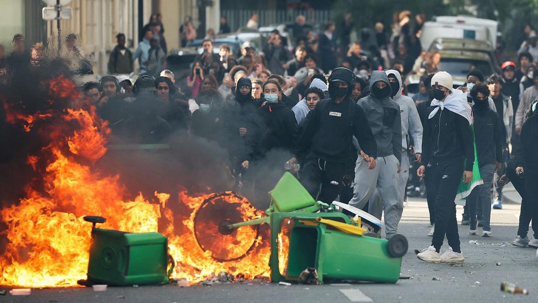 France Suspends High School Classes as Protests Turn Violent