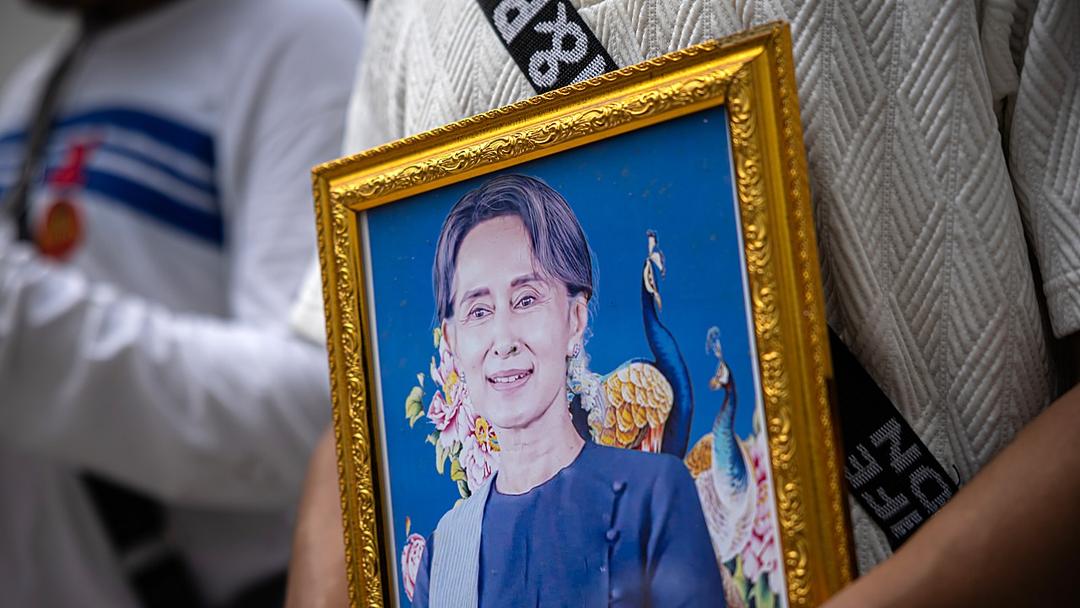 Myanmar Says King Charles' Books Delivered to Suu Kyi