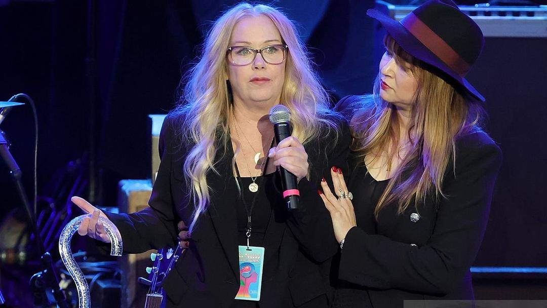 Actor Christina Applegate Says 2021 MS Diagnosis Was Wrong