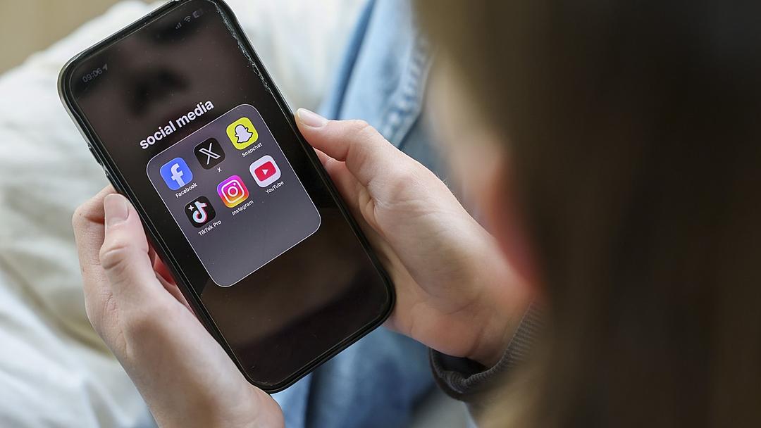 UK: Online Harm to Children Unchanged Since New Online Safety Act Measures