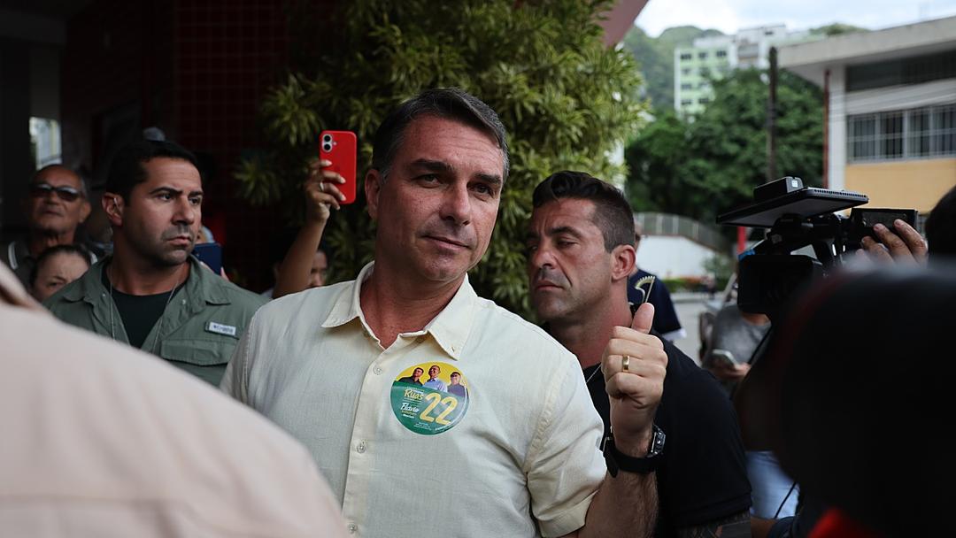 Trump Approves Bolsonaro Coming to US as Argentina Confirms Flight to Ecuador