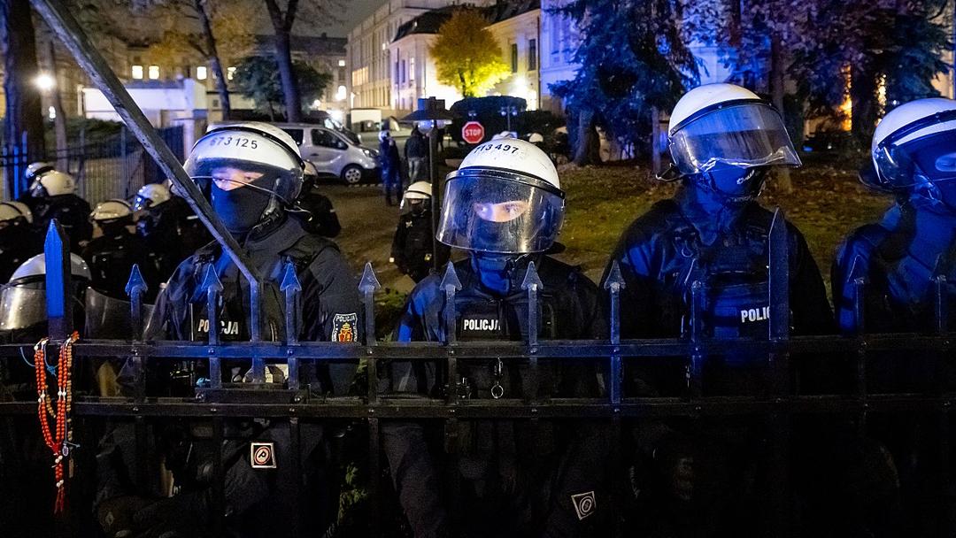 Polish President Turns Plane Around Amid Court Standoff