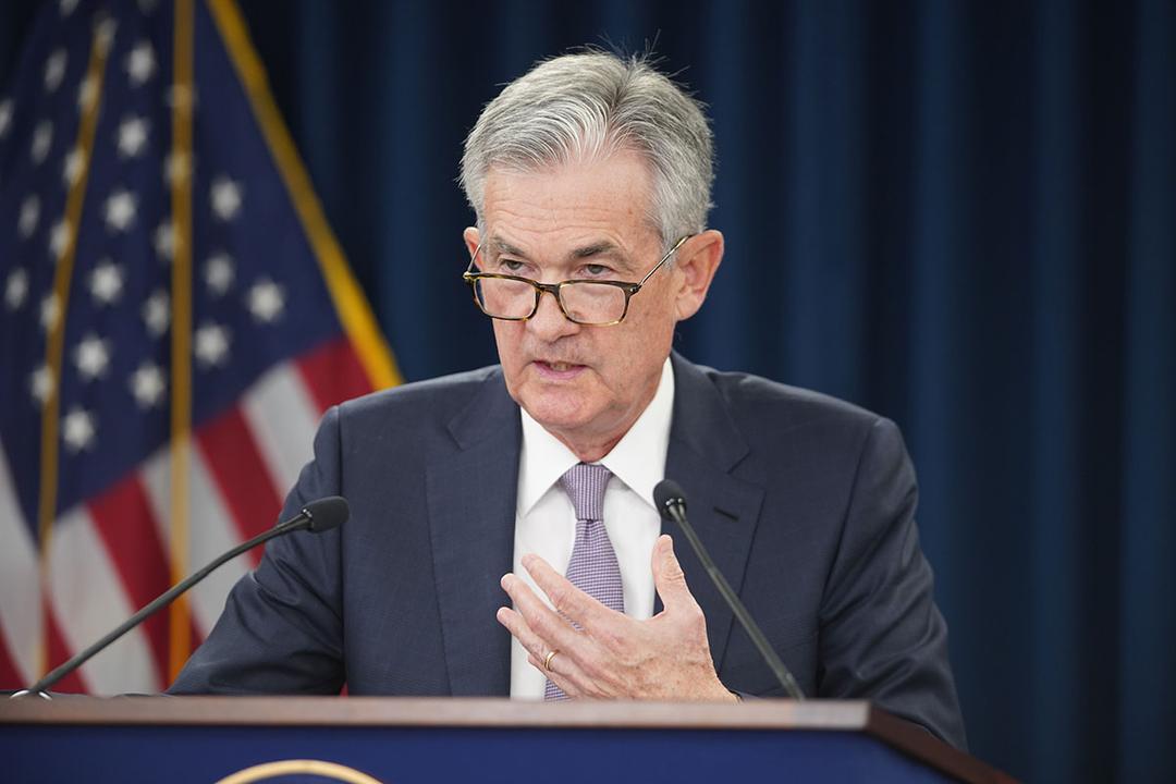 US Fed Holds Rates Steady, Projects Cuts in ‘24