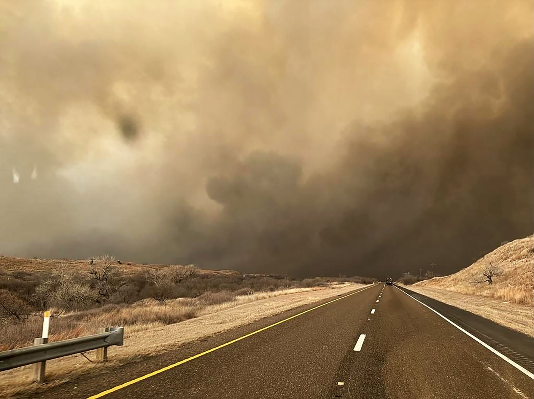 Texas Wildfires Engulf 1M Acres